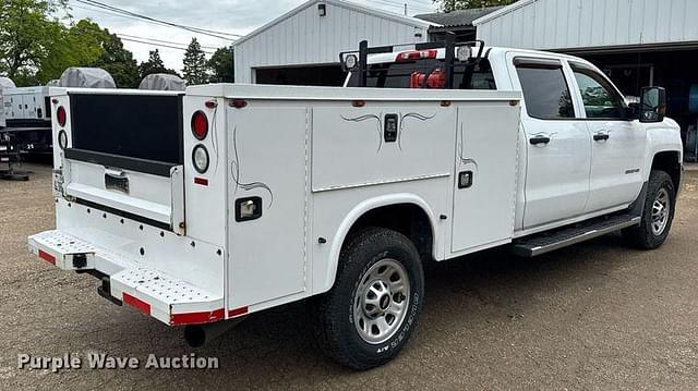 Image of Chevrolet 3500HD equipment image 4