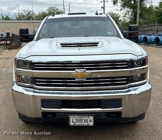 Image of Chevrolet 3500HD equipment image 1