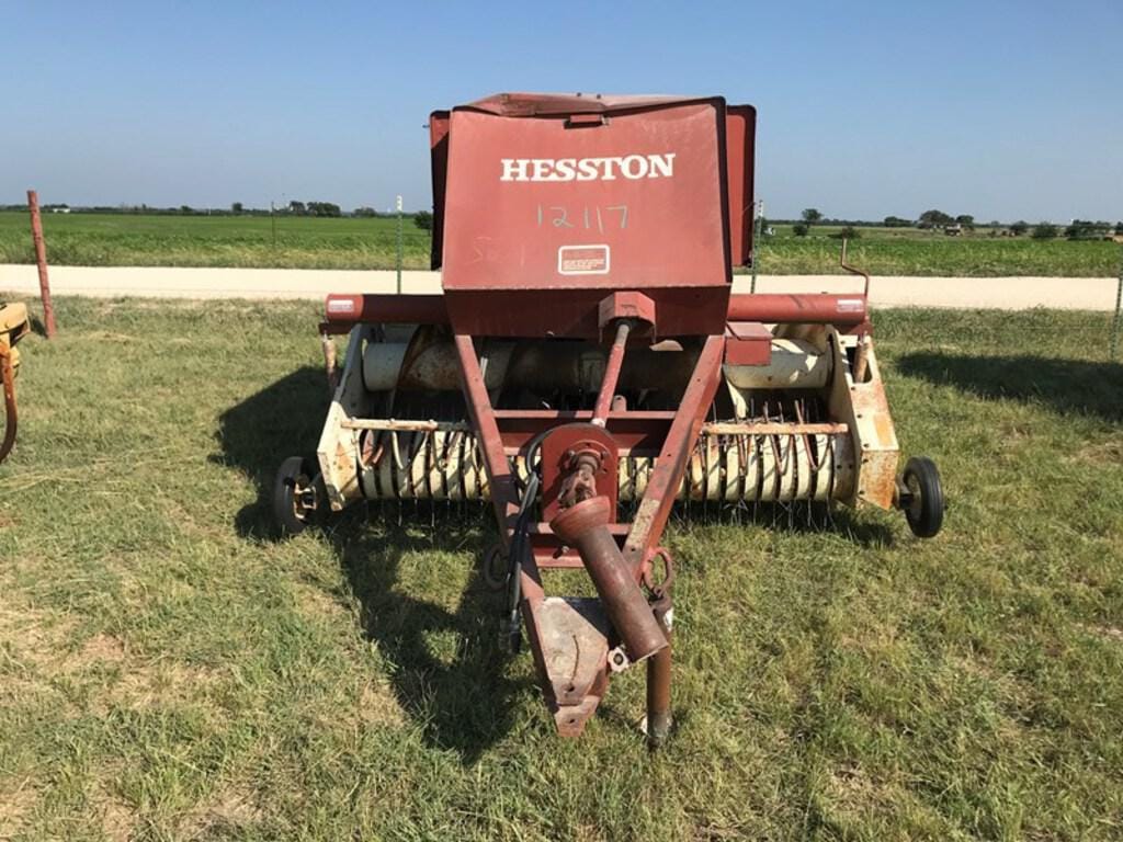 Main image Hesston 4600