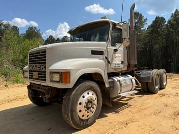 Main image Mack CHN613