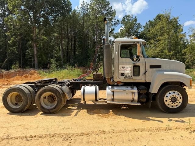 Image of Mack CHN613 equipment image 3