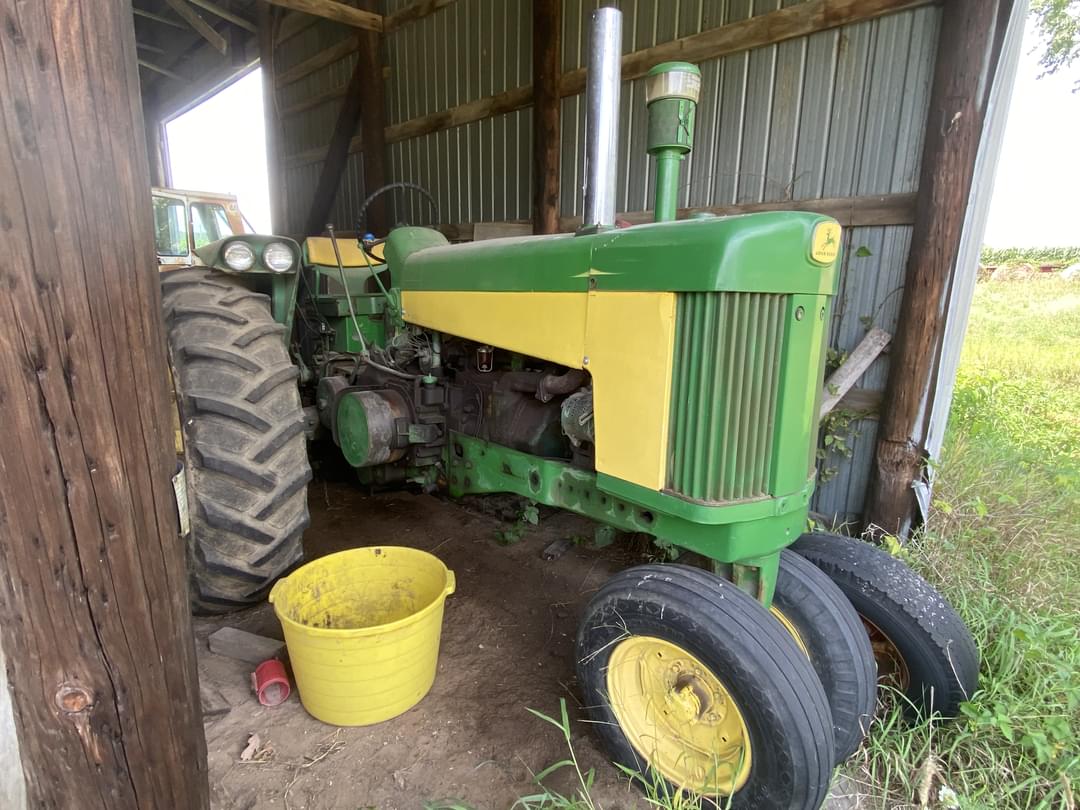 Image of John Deere 730 Primary image