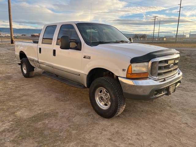 Image of Ford F-350 equipment image 3