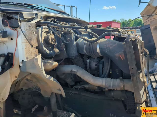 Image of Ford F-750 equipment image 3
