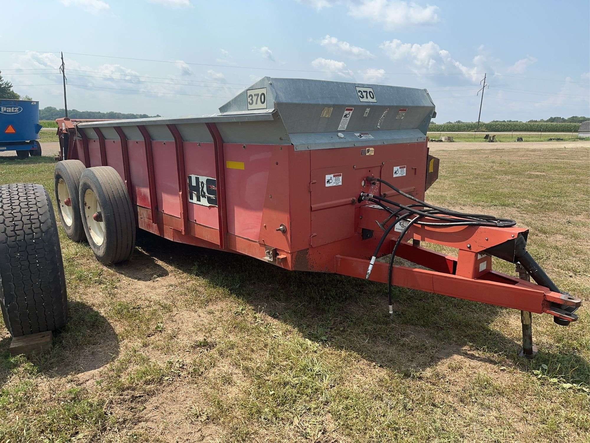 H&S 370 Equipment Image0