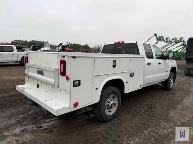 Image of Chevrolet 2500HD equipment image 3