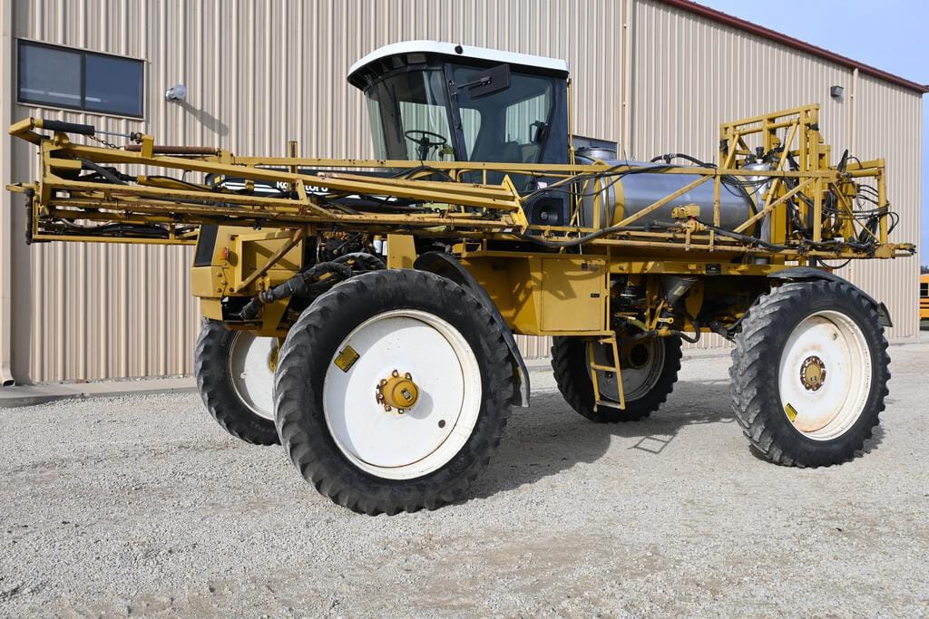 Main image Ag-Chem RoGator 854