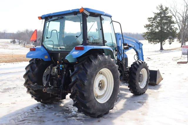 Image of New Holland TL100 equipment image 2
