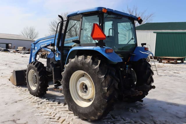 Image of New Holland TL100 equipment image 4