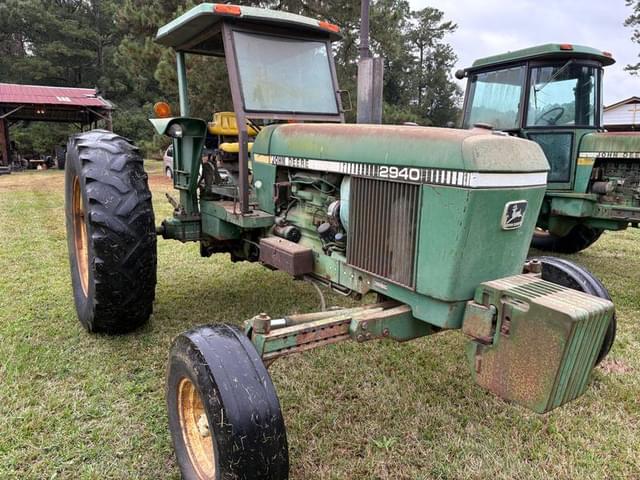 Image of John Deere 2940 equipment image 1