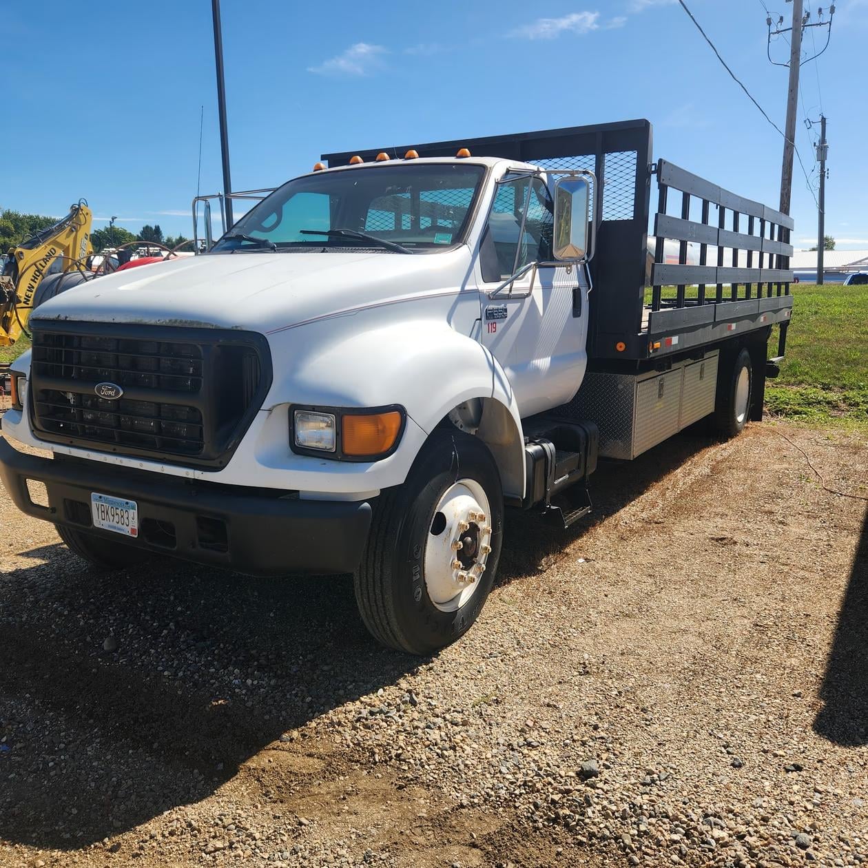 1999 Ford F-650 Equipment Image0