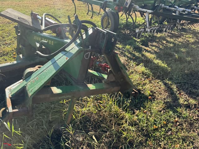 Image of John Deere 115 equipment image 4