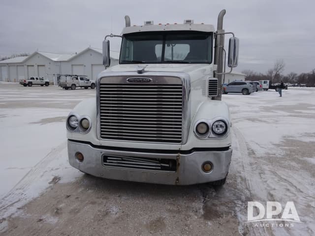 Image of Freightliner Coronado equipment image 3