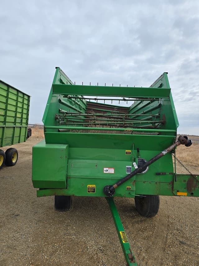 Image of John Deere 716 equipment image 1