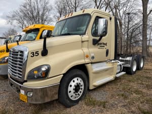 2016 Freightliner Cascadia Image