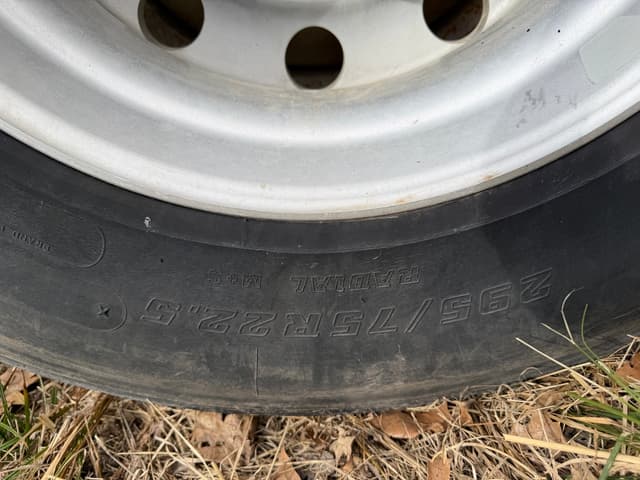 Image of Freightliner Cascadia equipment image 4