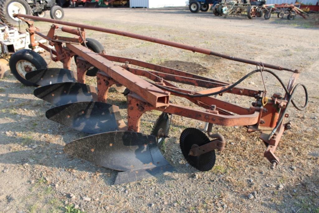 International Harvester 540 Equipment Image0