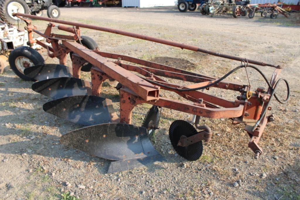 Image of International Harvester 540 Primary image