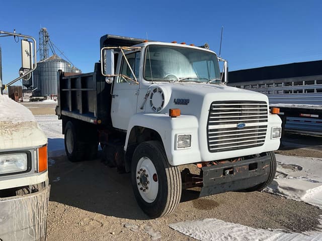 Image of Ford L8000 equipment image 2