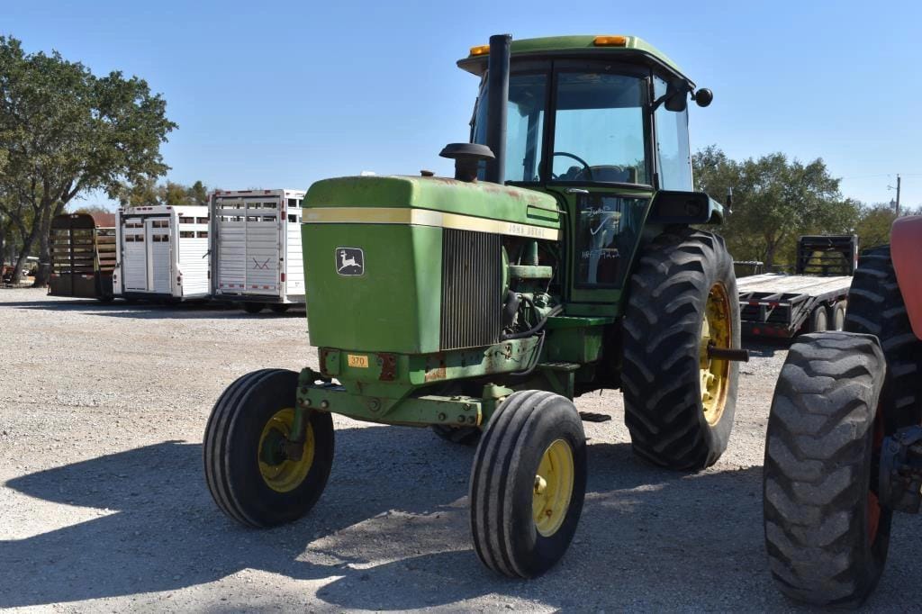 John Deere 4430 Equipment Image0