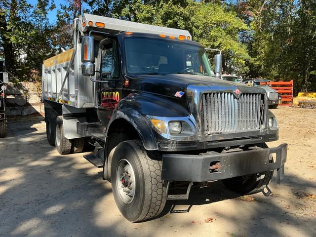 Image of International 7600 equipment image 2