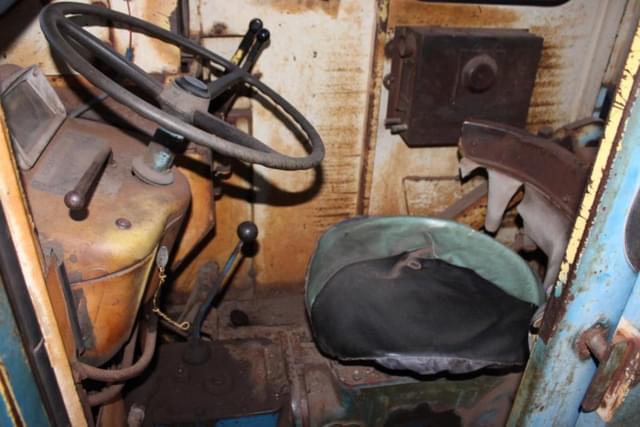 Image of Ford 4500 equipment image 4