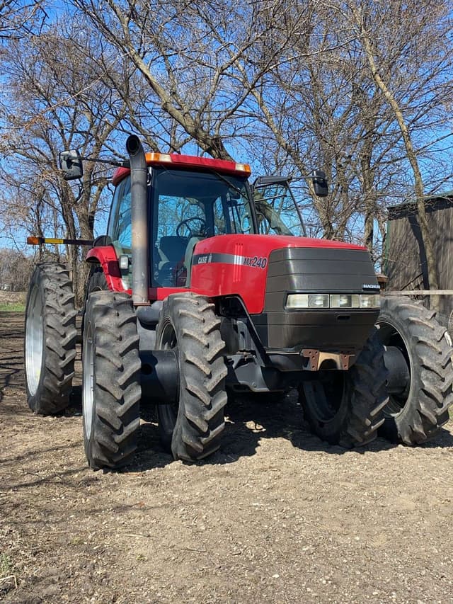 Image of Case IH MX240 equipment image 2