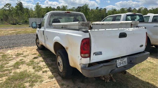 Image of Ford F-250 equipment image 1
