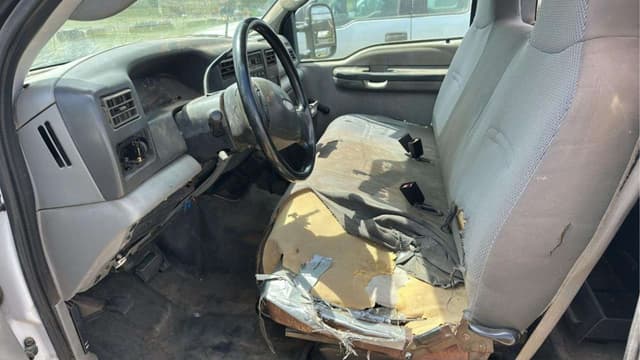 Image of Ford F-250 equipment image 4