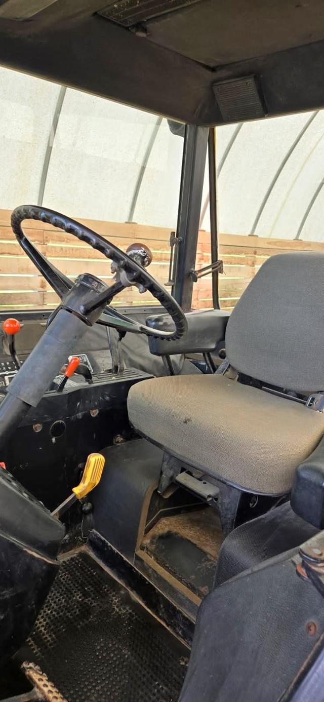 Image of John Deere 4230 equipment image 4