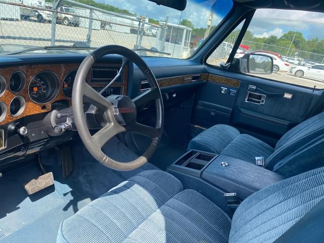 Image of Chevrolet 1500 equipment image 2