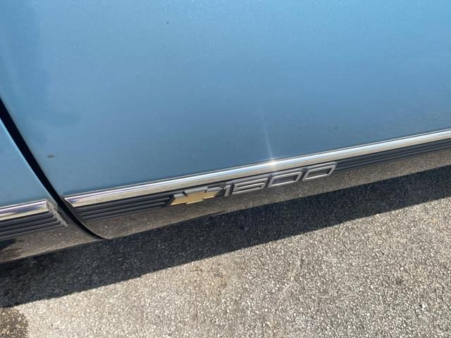 Image of Chevrolet 1500 equipment image 1
