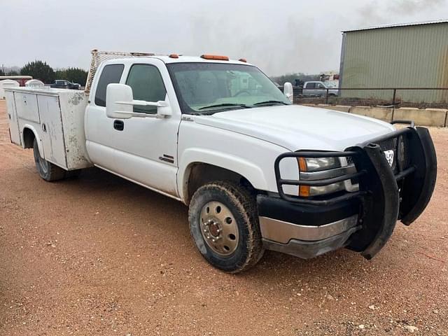 Image of Chevrolet 3500 equipment image 1