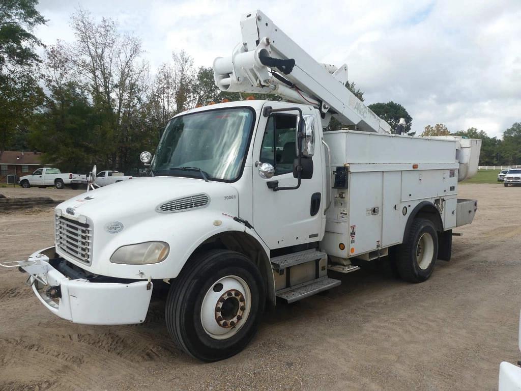 Image of Freightliner M2 106 Primary image