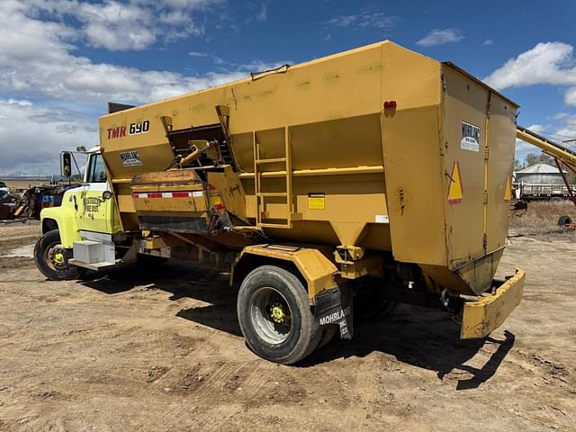 Image of Ford F-9000 equipment image 2