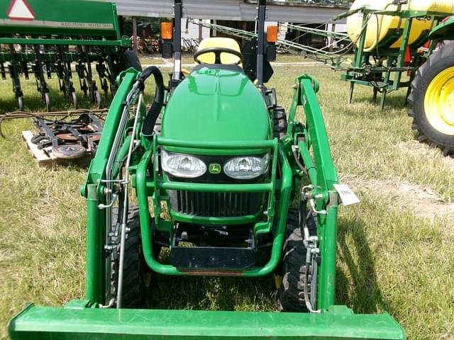 Image of John Deere 2025R equipment image 3