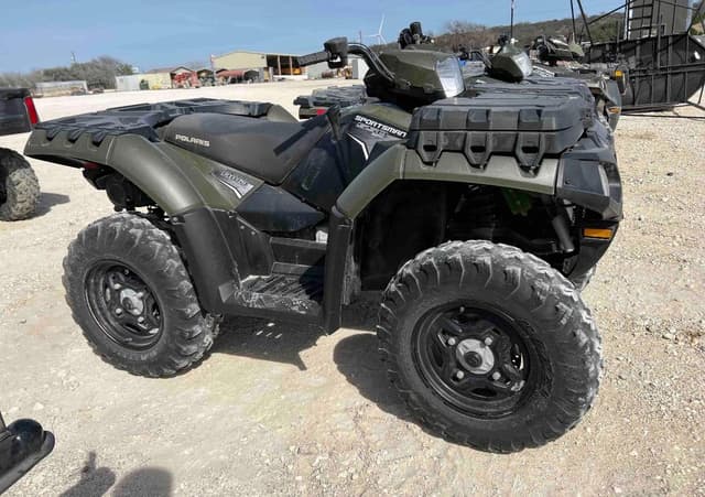 Image of Polaris Sportsman 550 equipment image 1