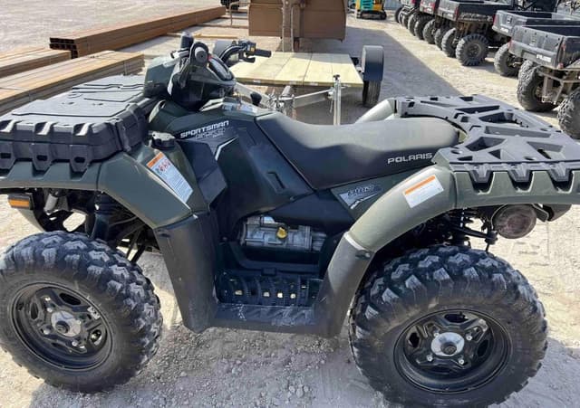 Image of Polaris Sportsman 550 equipment image 3