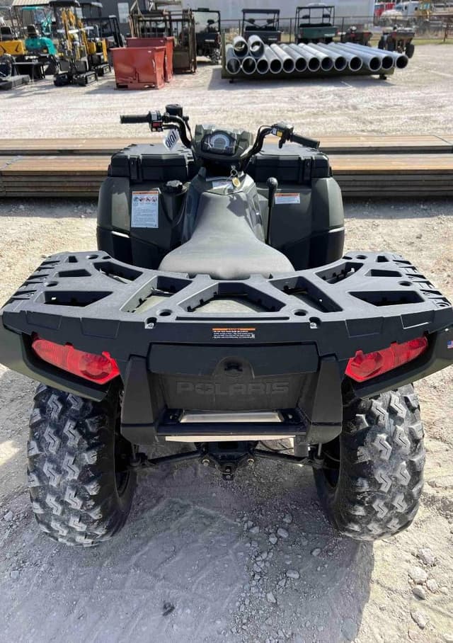 Image of Polaris Sportsman 550 equipment image 2