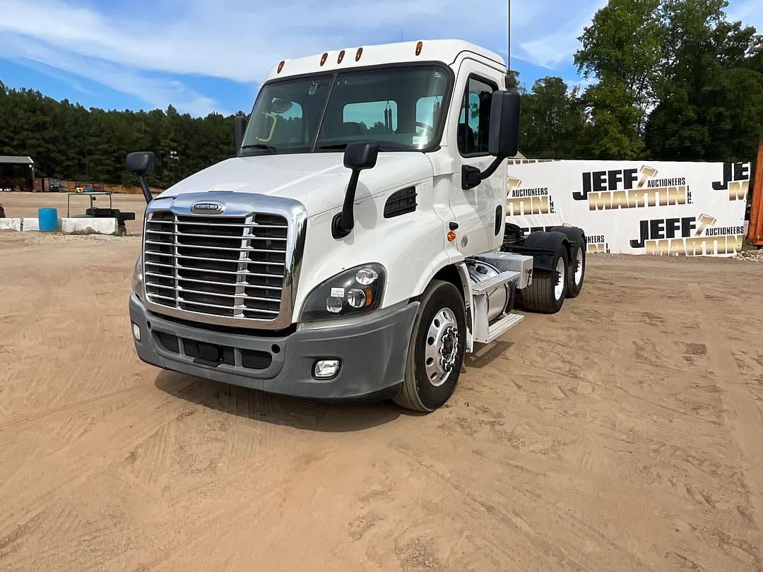 Image of Freightliner Cascadia Primary image