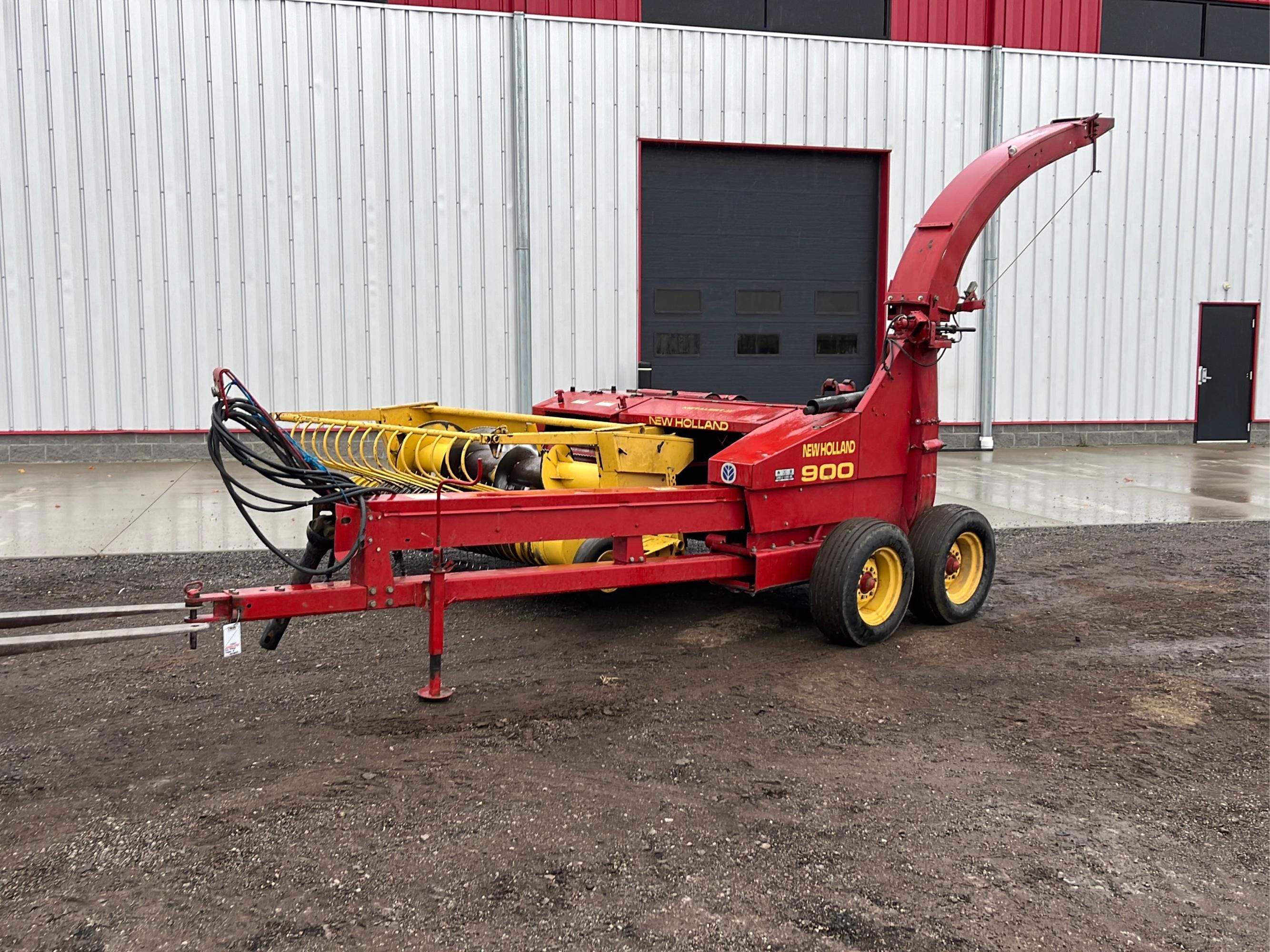 Main image New Holland 900