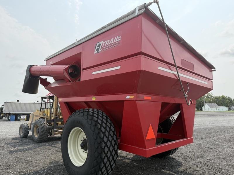 2021 E-Z Trail 710 Equipment Image0