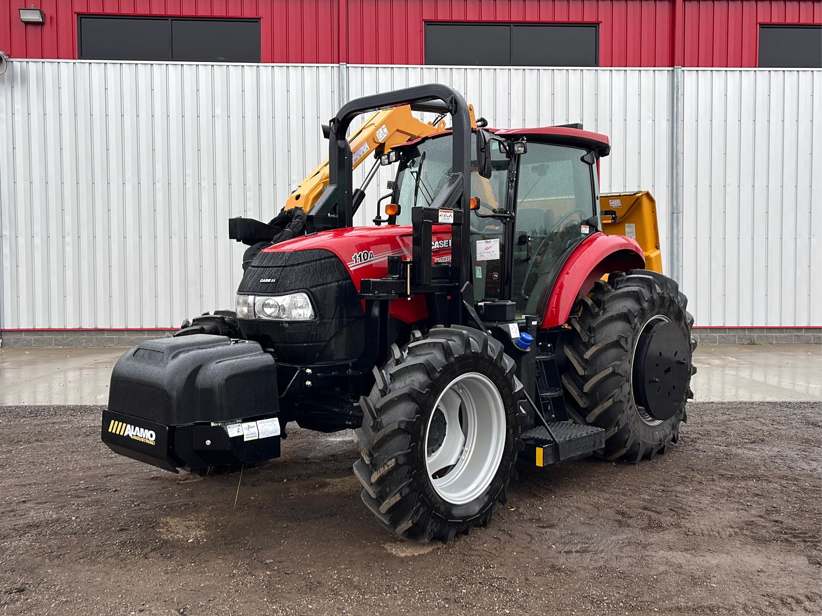 Main image Case IH Farmall 110A