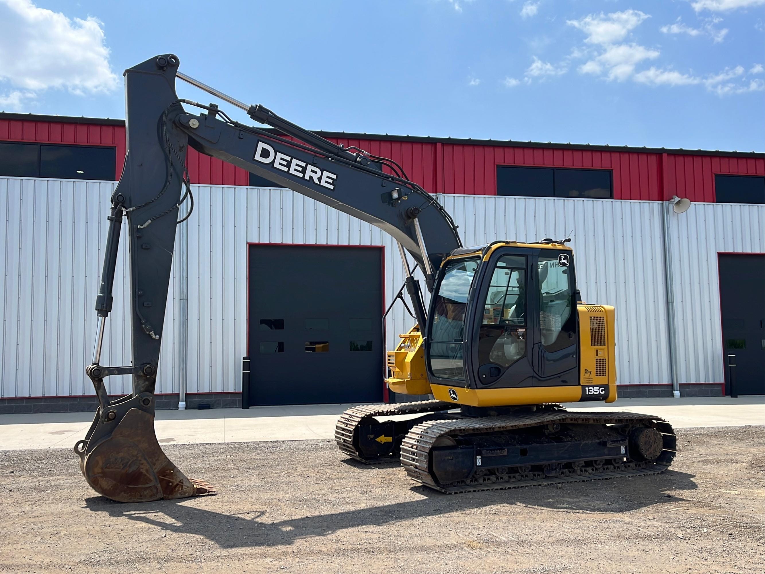 Main image John Deere 135G