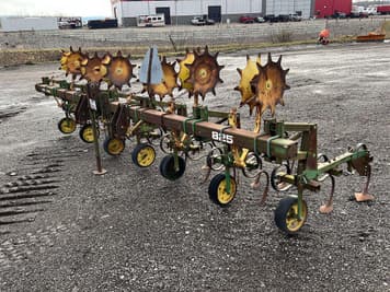 Main image John Deere 825