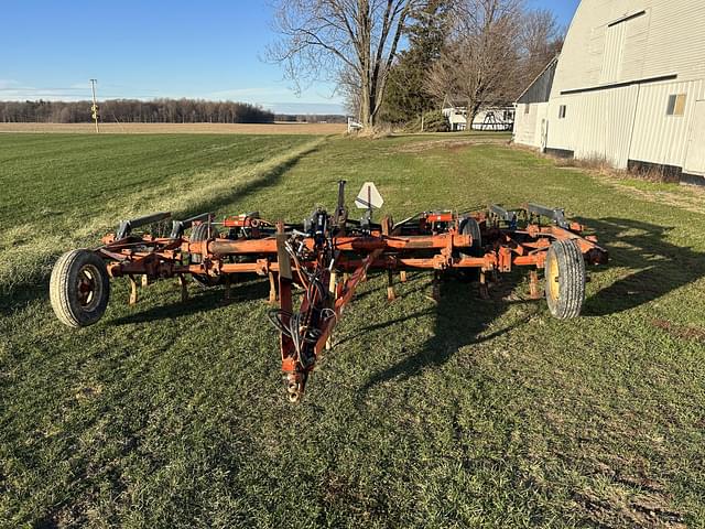 Image of Allis Chalmers 1200 equipment image 1