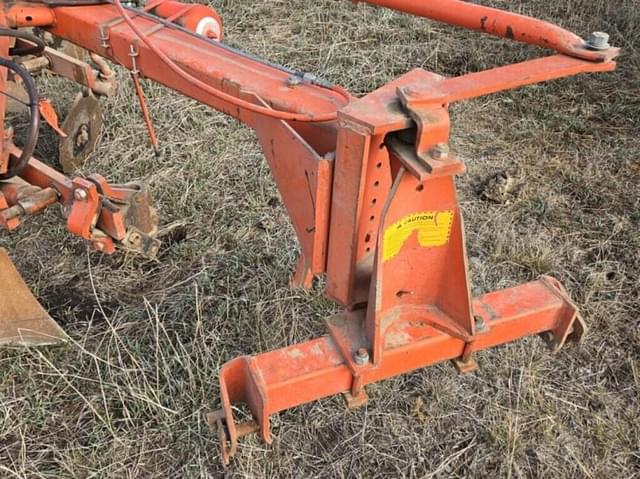 Image of Allis Chalmers 2000 equipment image 2