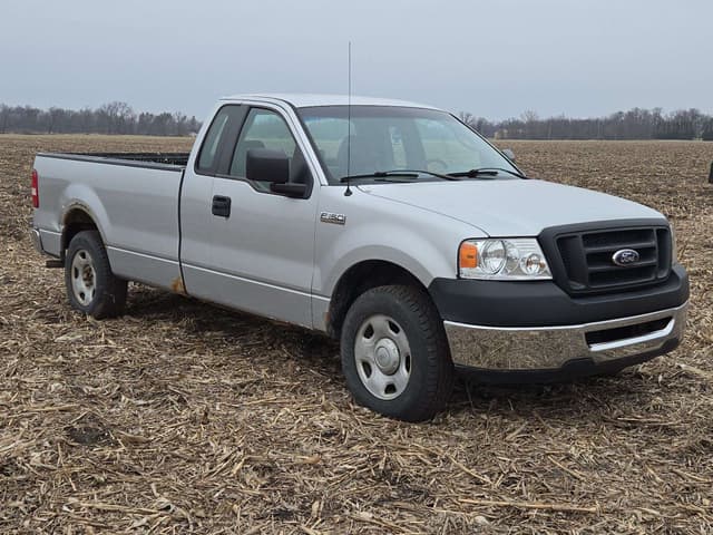 Image of Ford F-150 equipment image 2