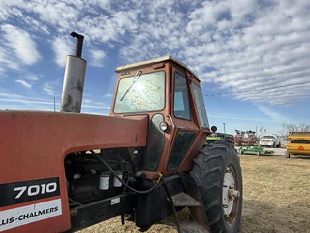 Image of Allis Chalmers 7010 equipment image 2