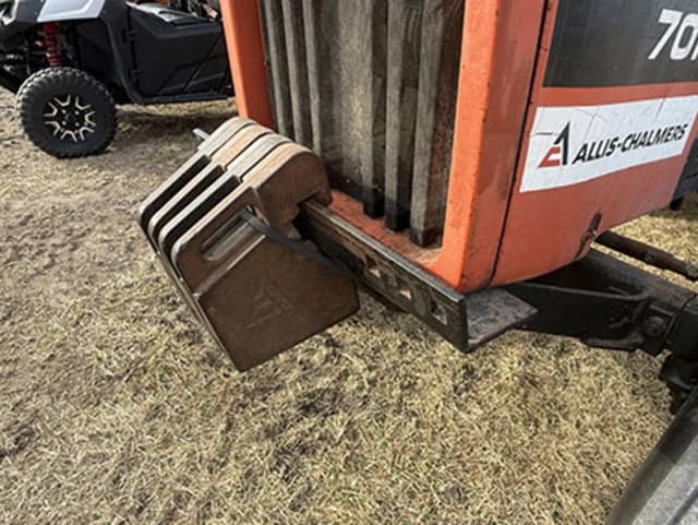 Image of Allis Chalmers 7010 equipment image 3
